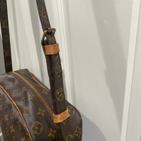 Louis Vuitton - Picture 12 of 14